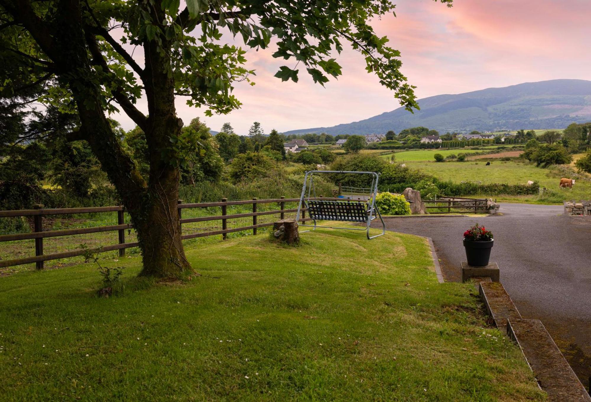 Mountain Nest At The Foot Of Slieve Gullion Appartement Cloghoge Buitenkant foto